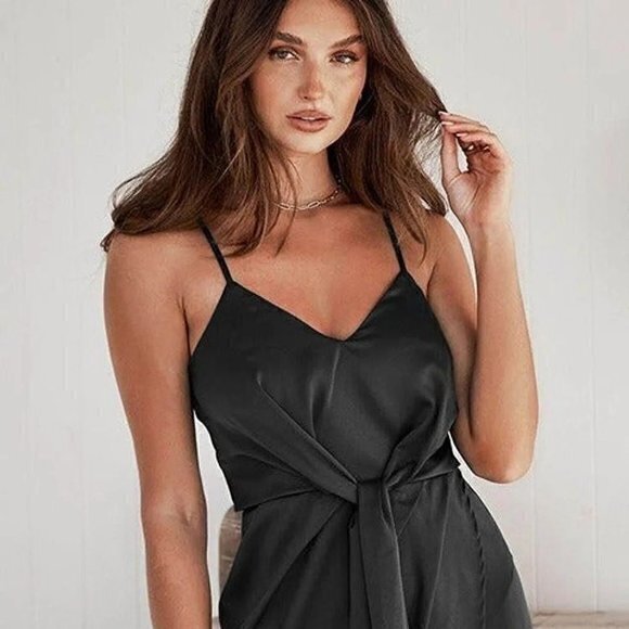 CUPSHE Black Front Tie Twist V neckline. Sleeveless Tulip hem Size‎ Large - Picture 3 of 17